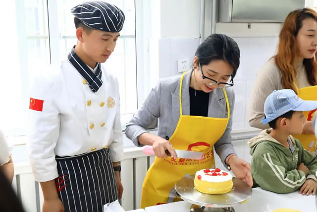 宁夏新东方烹饪学校西点教学 2020年什么样的人适合学西点