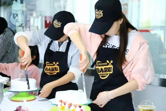 宁夏新东方烹饪学校学生实操 初高中生学西点去哪里好
