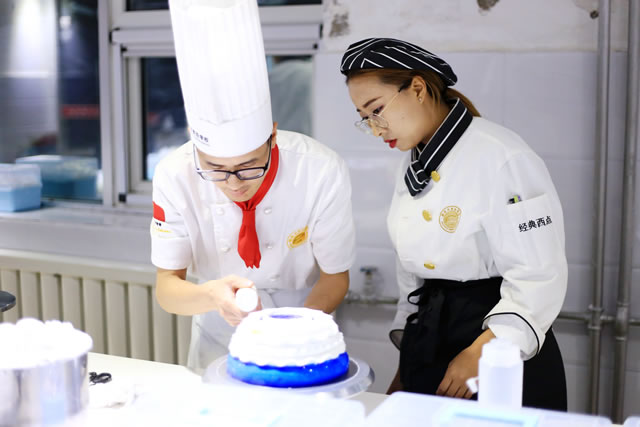 怎样做一名合格的西点师